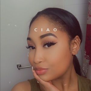 Meet your Posher, Chanel